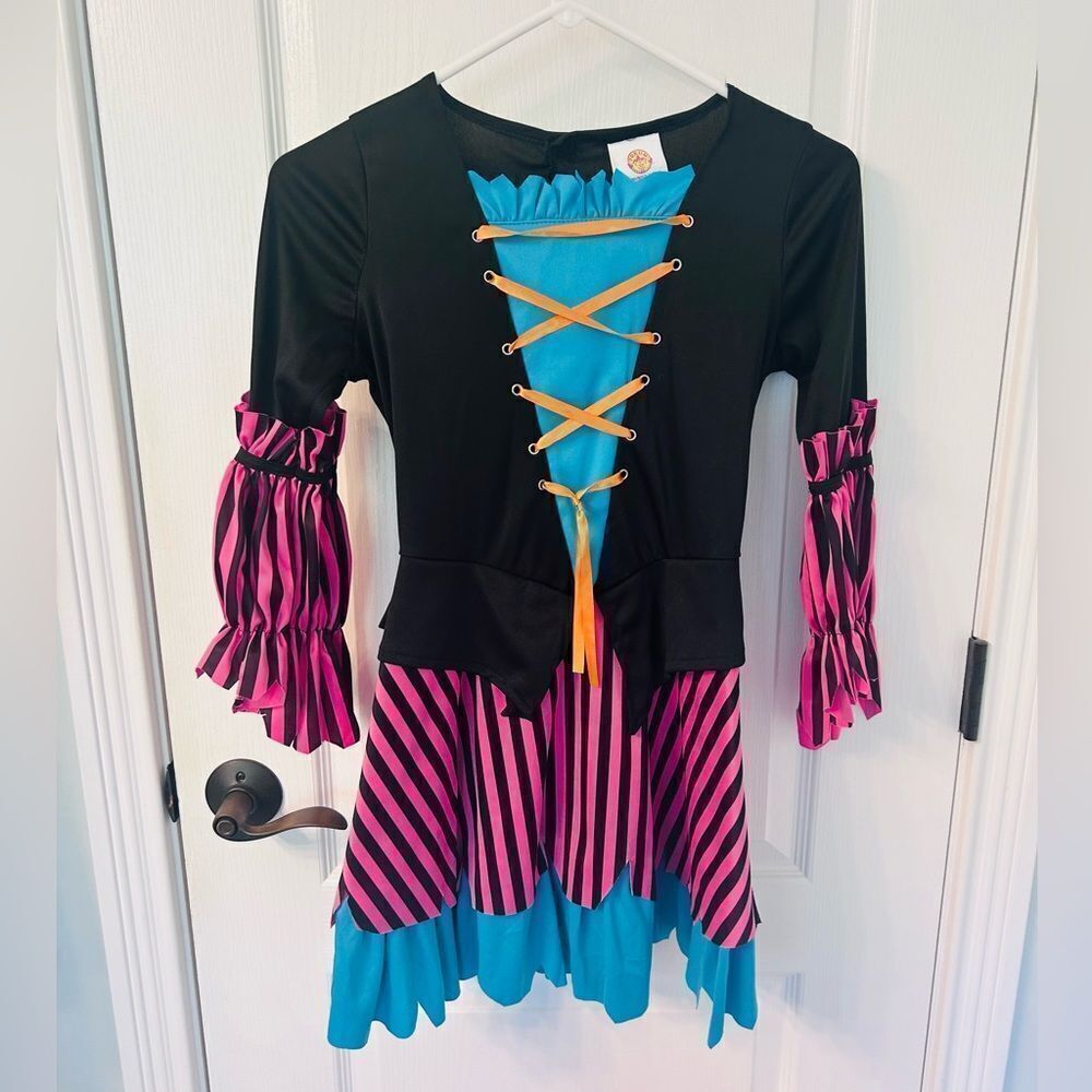 Salty Taffy Buccaneer Beauty Pirate Costume! - Picture 3 of 4